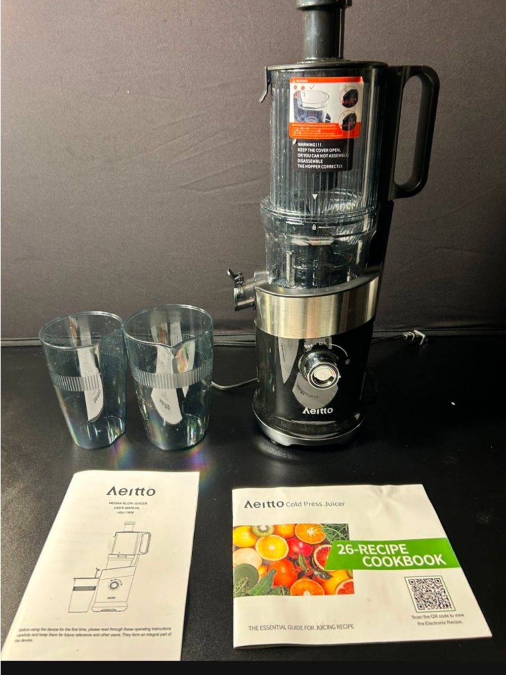 Aeitto Black & Stainless Cold Press Juicer, used 1 time